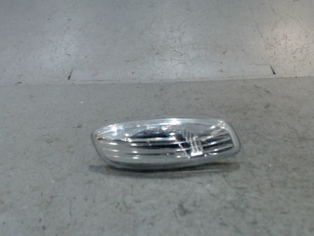 REPETITEUR RETROVISEUR DROIT PEUGEOT 3008