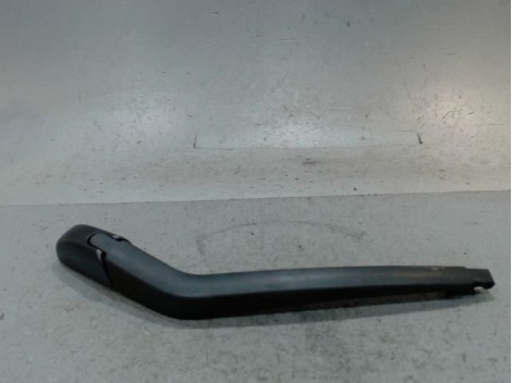 BRAS ESSUIE-GLACE ARRIERE TOYOTA YARIS