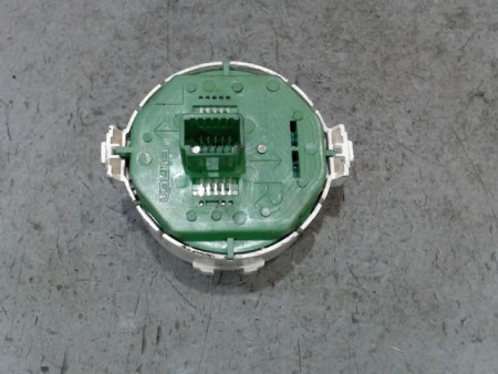 BOUTON DE WARNING TOYOTA YARIS
