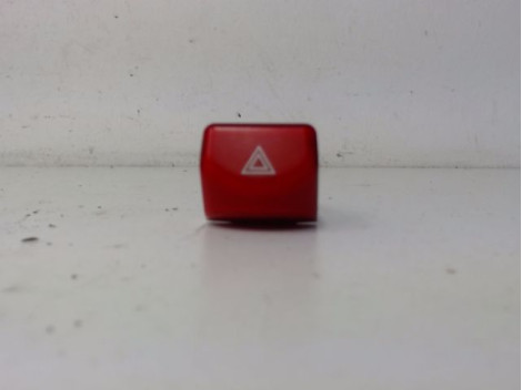 BOUTON DE WARNING NISSAN MICRA
