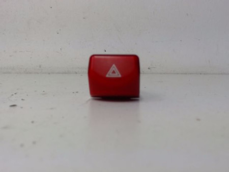 BOUTON DE WARNING NISSAN MICRA