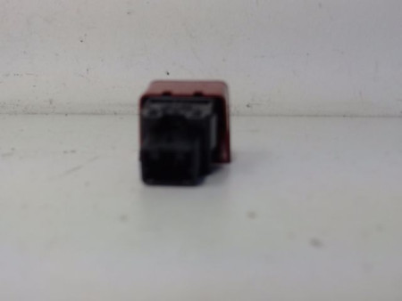 BOUTON DE WARNING NISSAN MICRA