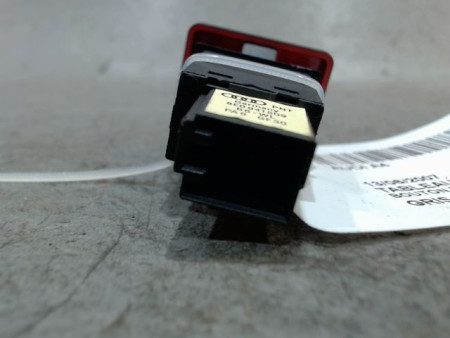 BOUTON DE WARNING AUDI A4