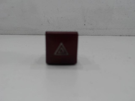 BOUTON DE WARNING PEUGEOT 207