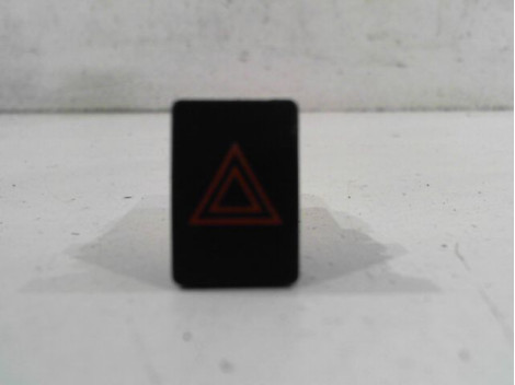 BOUTON DE WARNING NISSAN QASHQAI