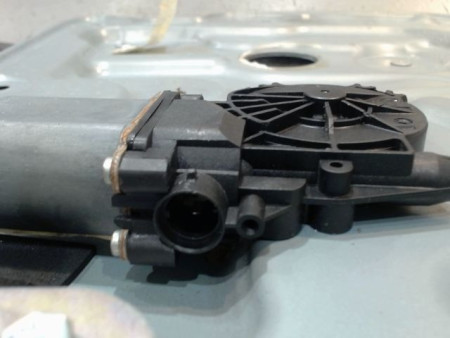 MECANISME+MOTEUR LEVE-GLACE AVANT DROIT NISSAN QASHQAI