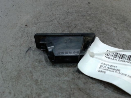 ECLAIREUR PLAQUE DE POLICE DROIT NISSAN QASHQAI