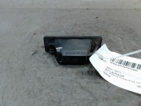 ECLAIREUR PLAQUE DE POLICE GAUCHE NISSAN QASHQAI