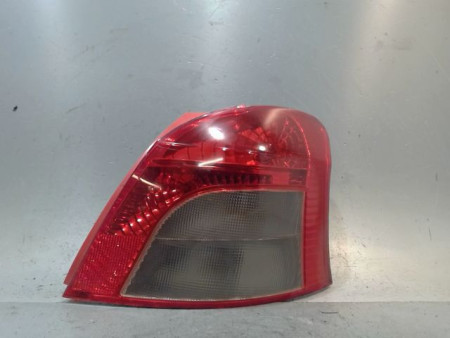FEU ARRIERE DROIT TOYOTA YARIS