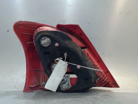 FEU ARRIERE DROIT TOYOTA YARIS