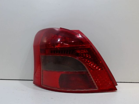 FEU ARRIERE GAUCHE  TOYOTA YARIS
