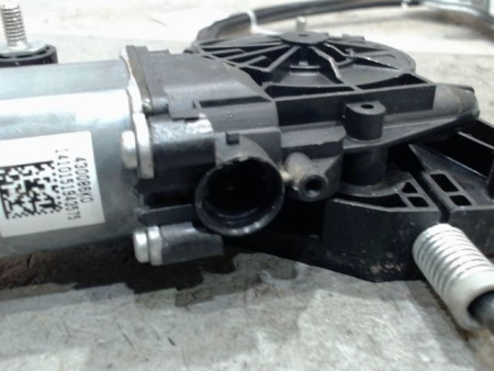 MECANISME+MOTEUR LEVE-GLACE AVANT DROIT TOYOTA AYGO