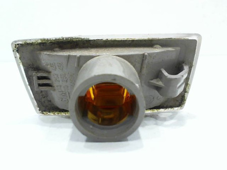 REPETITEUR AILE DROIT OPEL CORSA