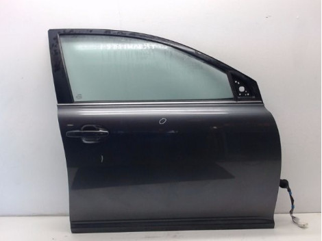 PORTE AVANT DROIT TOYOTA AVENSIS