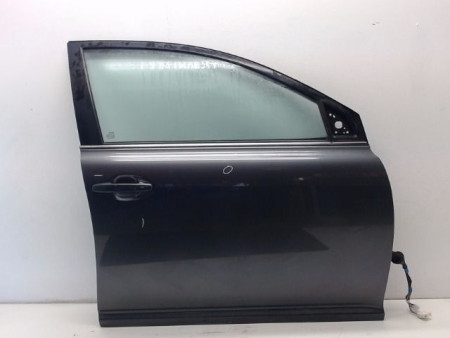 PORTE AVANT DROIT TOYOTA AVENSIS