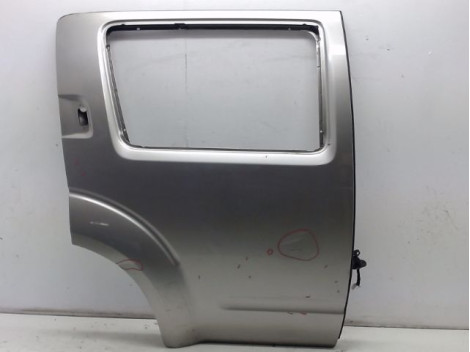 PORTE ARRIERE DROIT NISSAN PATHFIND.