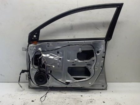 PORTE AVANT DROIT TOYOTA AVENSIS