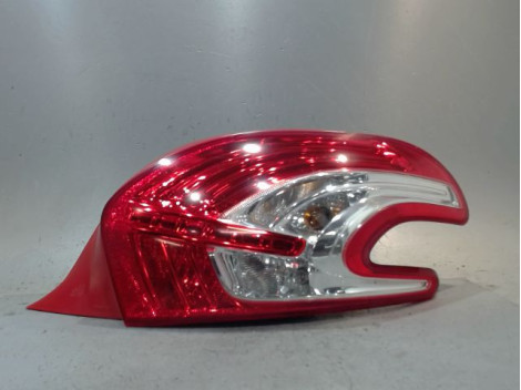 FEU ARRIERE DROIT PEUGEOT 208