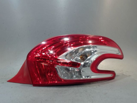 FEU ARRIERE DROIT PEUGEOT 208