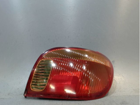 FEU ARRIERE DROIT TOYOTA YARIS
