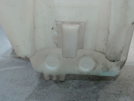 RESERVOIR LAVE-GLACE AVANT TOYOTA YARIS
