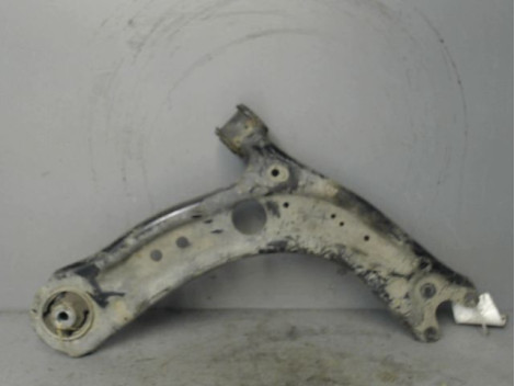 TRIANGLE INFERIEUR AVANT DROIT AUDI A3