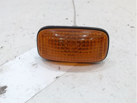 REPETITEUR AILE GAUCHE NISSAN PRIMERA