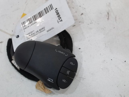 COMMANDE AUTORADIO DACIA LOGAN