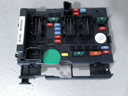 BOITE A FUSIBLES PEUGEOT 206