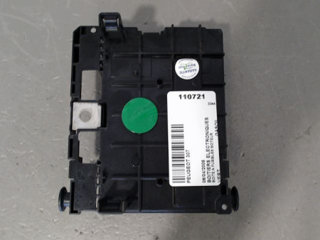 BOITE A FUSIBLES PEUGEOT 307