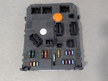 BOITIER GESTION HABITACLE PEUGEOT 206