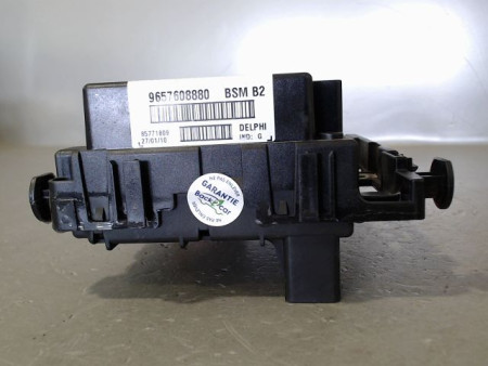 BOITE A FUSIBLES PEUGEOT 206