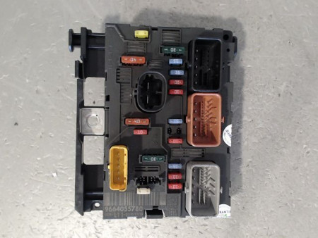 BOITE A FUSIBLES PEUGEOT 207