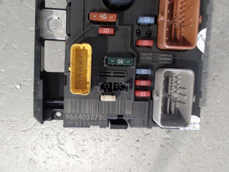 BOITE A FUSIBLES PEUGEOT 207
