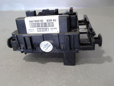 BOITE A FUSIBLES PEUGEOT 206