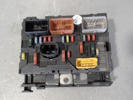 BOITE A FUSIBLES CITROEN C4