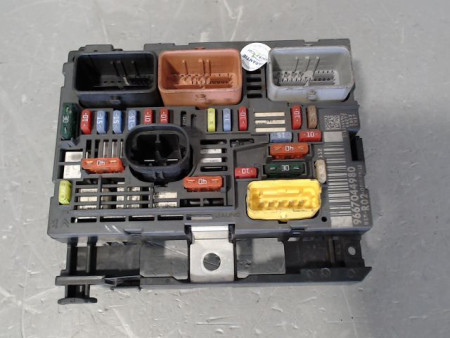 BOITE A FUSIBLES PEUGEOT 407