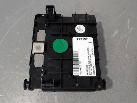 BOITE A FUSIBLES PEUGEOT 307
