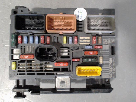 BOITE A FUSIBLES CITROEN C4