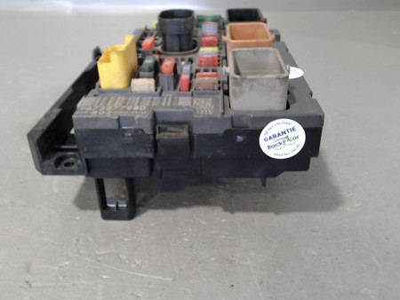 BOITE A FUSIBLES CITROEN C4