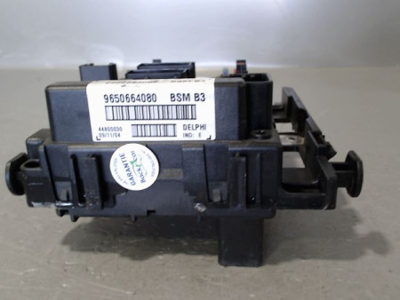 BOITE A FUSIBLES PEUGEOT 206