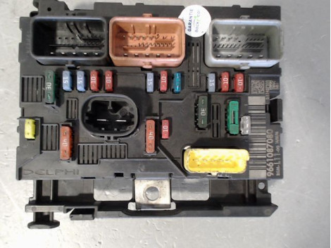 BOITE A FUSIBLES PEUGEOT 307