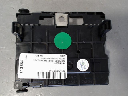 BOITE A FUSIBLES PEUGEOT 307
