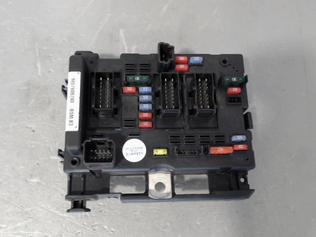 BOITE A FUSIBLES PEUGEOT 206