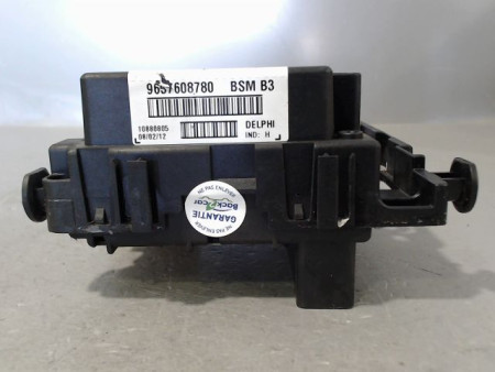 BOITE A FUSIBLES PEUGEOT 206