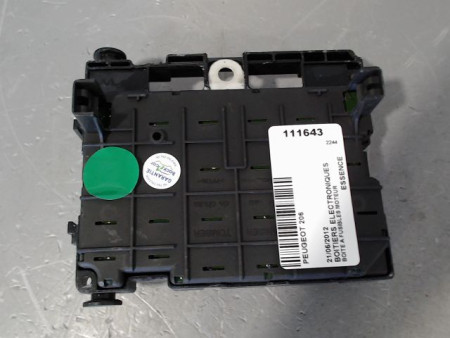 BOITE A FUSIBLES PEUGEOT 206