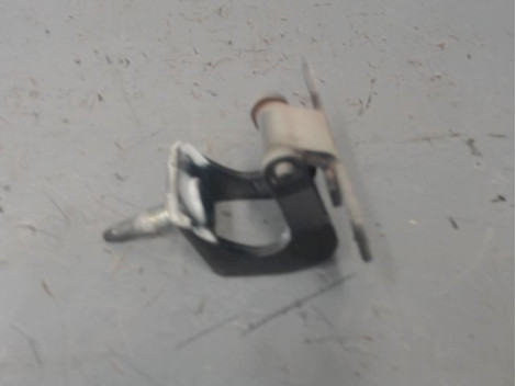 CHARNIERE HAYON D PEUGEOT 206