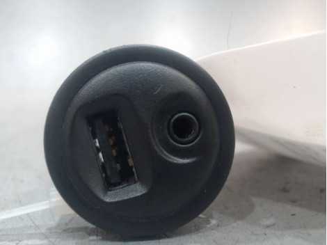 PORT USB/AUX PEUGEOT 208