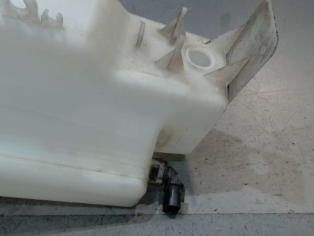 RESERVOIR LAVE-GLACE AVANT KIA CARENS
