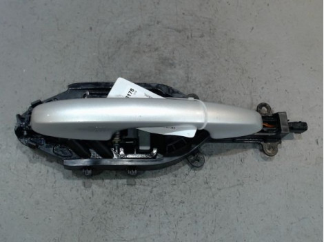 POIGNEE EXTERIEURE PORTE AVANT DROIT FORD FOCUS